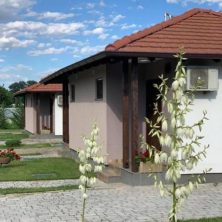 Konak Nestor Bungalows Skopje Esterno foto