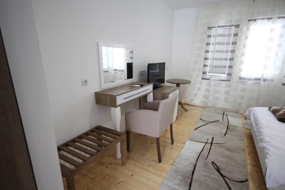 Konak Nestor Bungalows Skopje Esterno foto